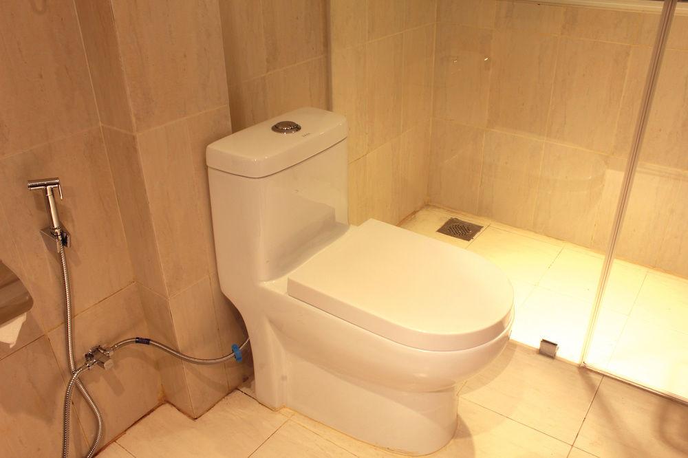 קולומבו Thilhara Days Inn מראה חיצוני תמונה