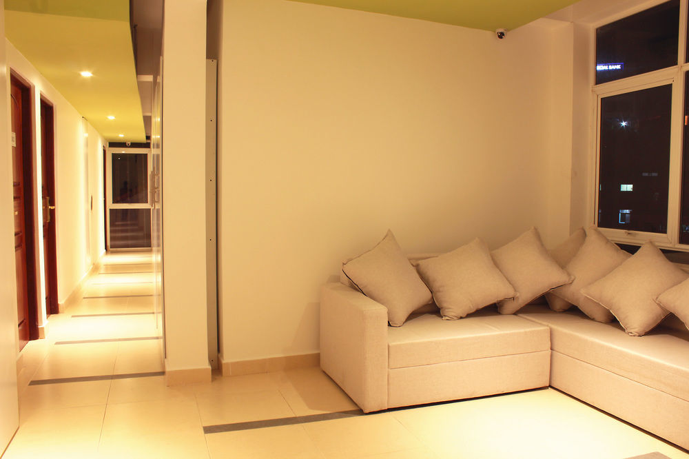 קולומבו Thilhara Days Inn מראה חיצוני תמונה
