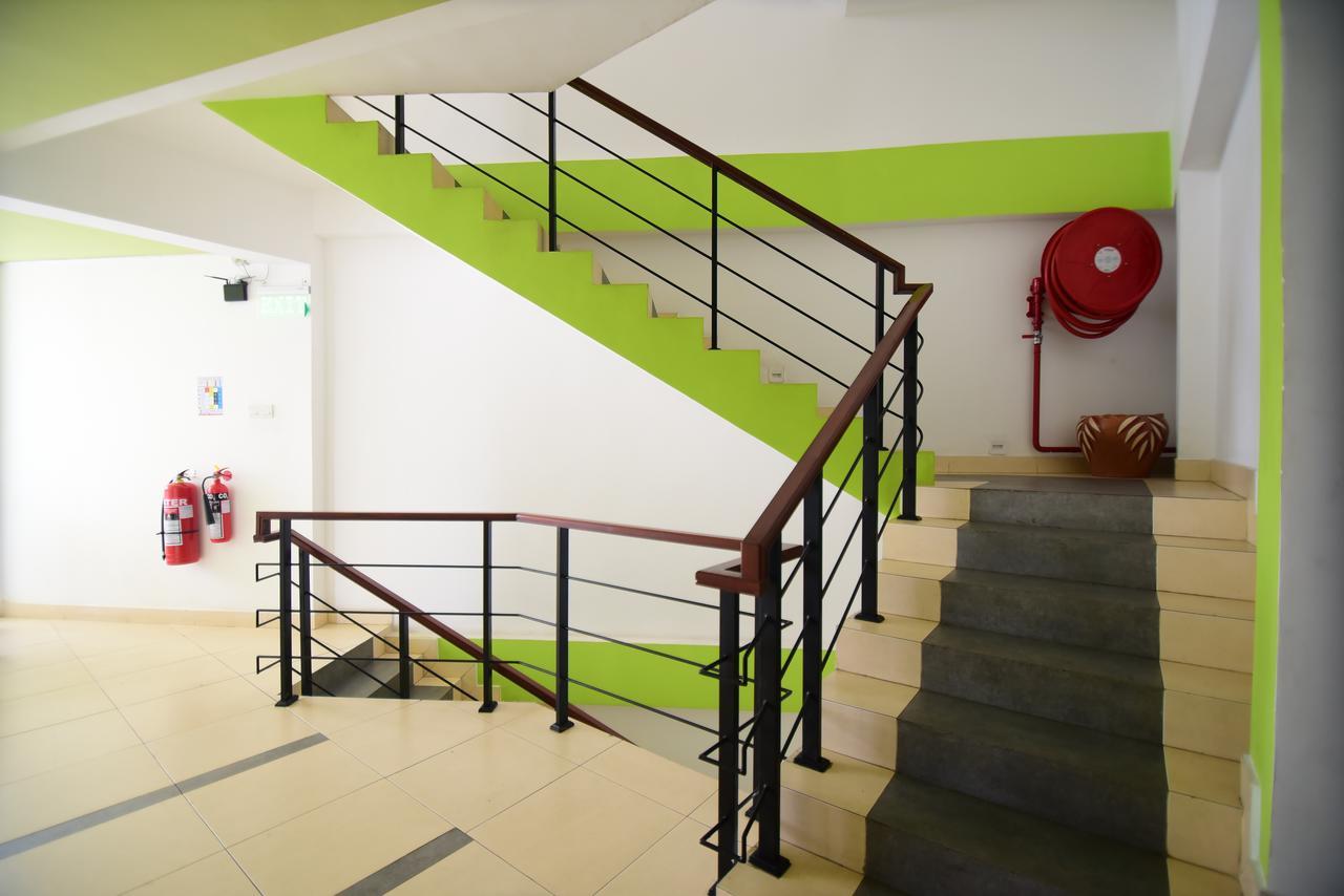 קולומבו Thilhara Days Inn מראה חיצוני תמונה