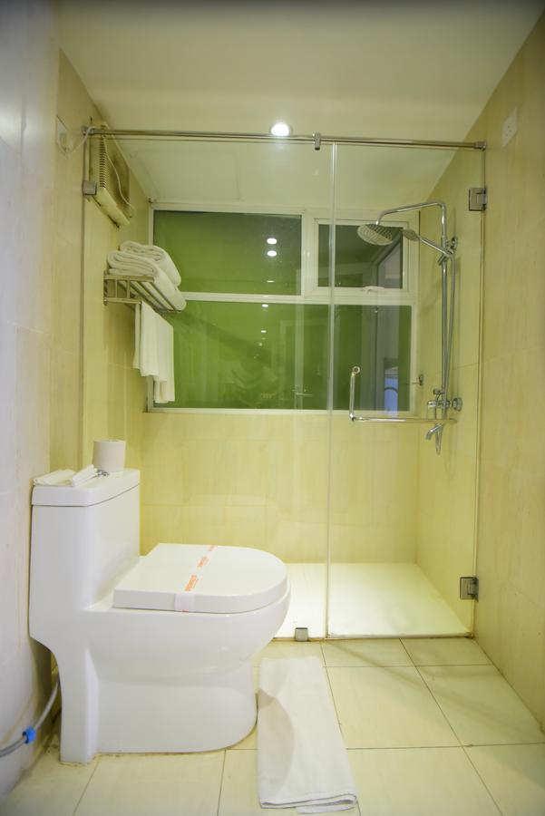 קולומבו Thilhara Days Inn מראה חיצוני תמונה