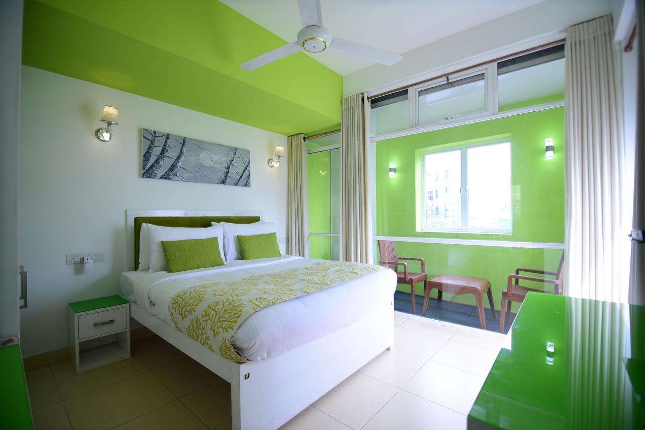 קולומבו Thilhara Days Inn מראה חיצוני תמונה