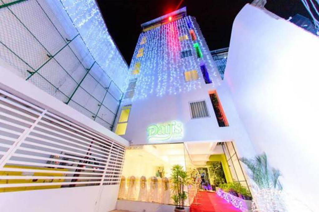 קולומבו Thilhara Days Inn מראה חיצוני תמונה